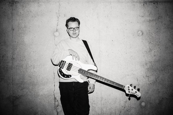 Tom Vek