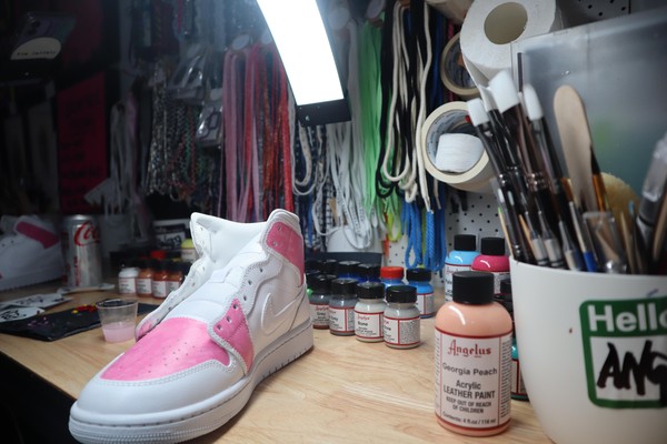 SURRY HILLS - Custom Sneaker Painting Workshop