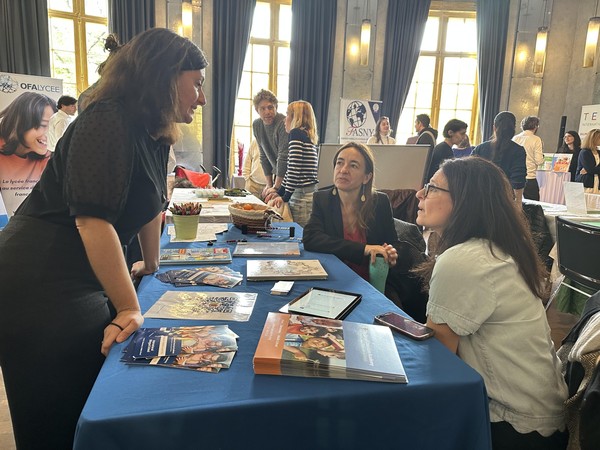 Salon de l'éducation bilingue à New York / Bilingual Education Fair in NYC