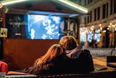 "Die Feuerzangenbowle" mit Heinz Rühmann im Nikolaiviertel beim "Winter-Film-Fest" schauen (tgl. außer Heiligabend)