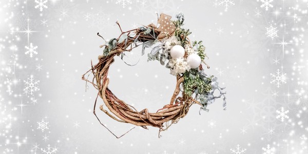 Christmas: Wreath Decorating