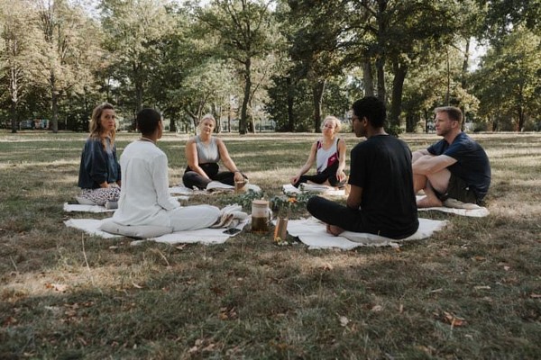 Mindful Escapes • Yoga Brunch Berlin (Meet and Connect)