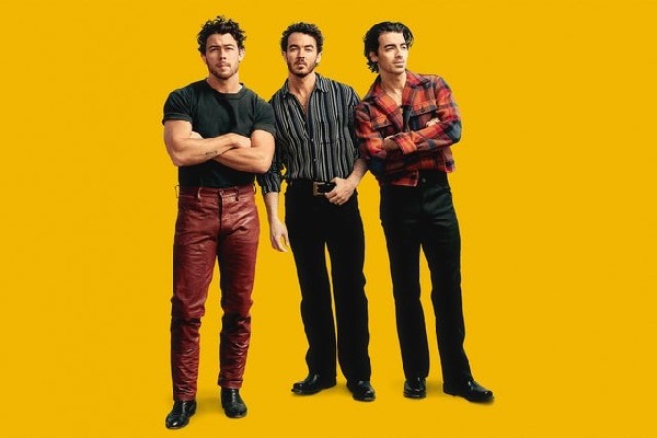 Jonas Brothers: FIVE ALBUMS. ONE NIGHT | VIP1 Ultimate Wings Package