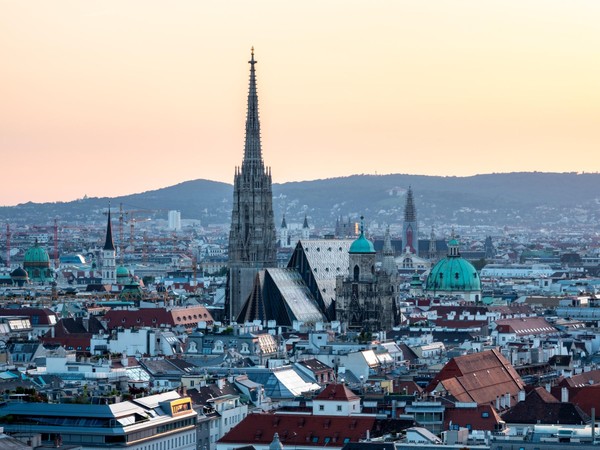 Führung: Der Stephansdom - von den Katakomben bis ins Dach