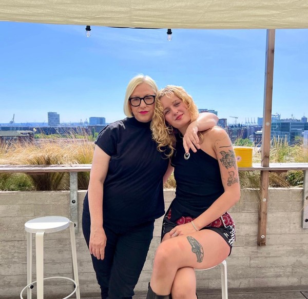 Katja Ruge x Carluschka - Golden hour rooftop session in Hamburg